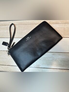 Coach Large Corner Zip Wristlet/Clutch